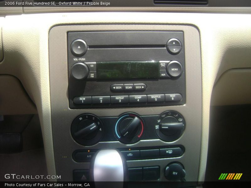 Oxford White / Pebble Beige 2006 Ford Five Hundred SE