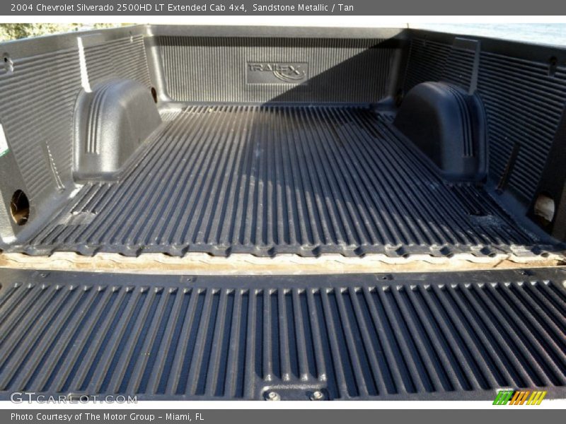 Sandstone Metallic / Tan 2004 Chevrolet Silverado 2500HD LT Extended Cab 4x4