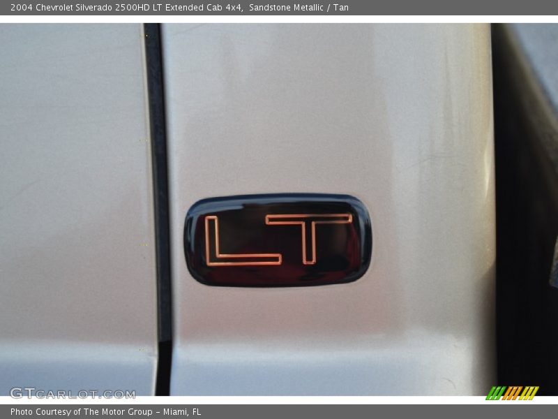 Sandstone Metallic / Tan 2004 Chevrolet Silverado 2500HD LT Extended Cab 4x4
