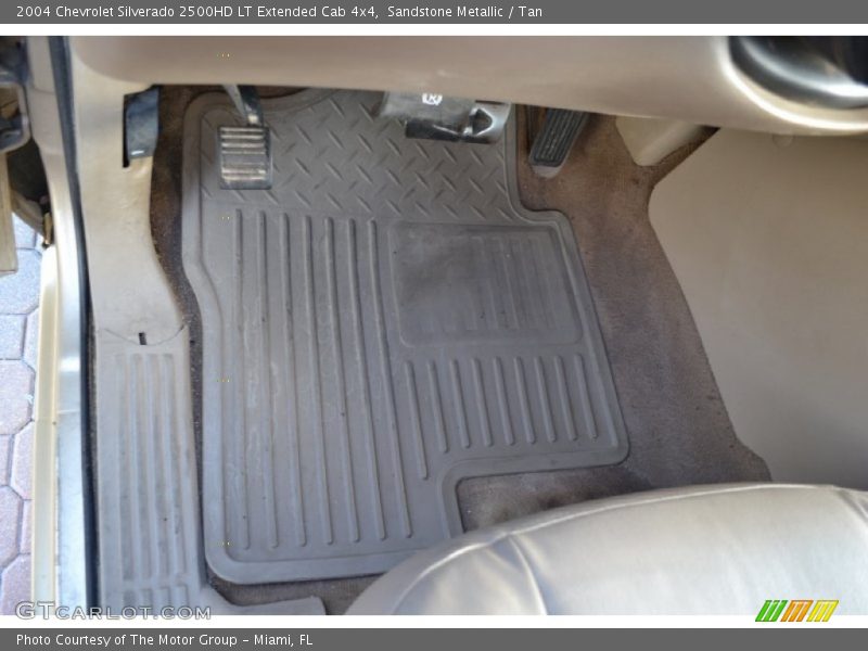 Sandstone Metallic / Tan 2004 Chevrolet Silverado 2500HD LT Extended Cab 4x4
