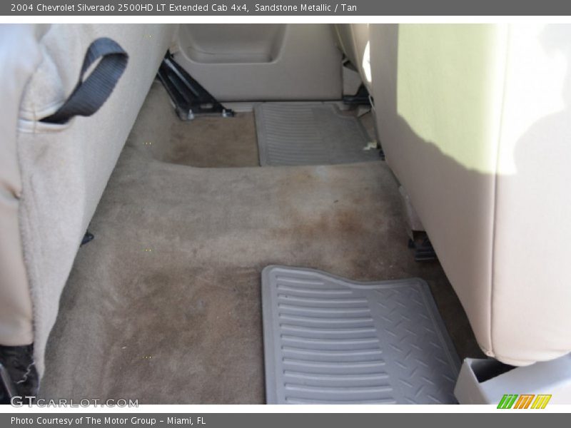 Sandstone Metallic / Tan 2004 Chevrolet Silverado 2500HD LT Extended Cab 4x4