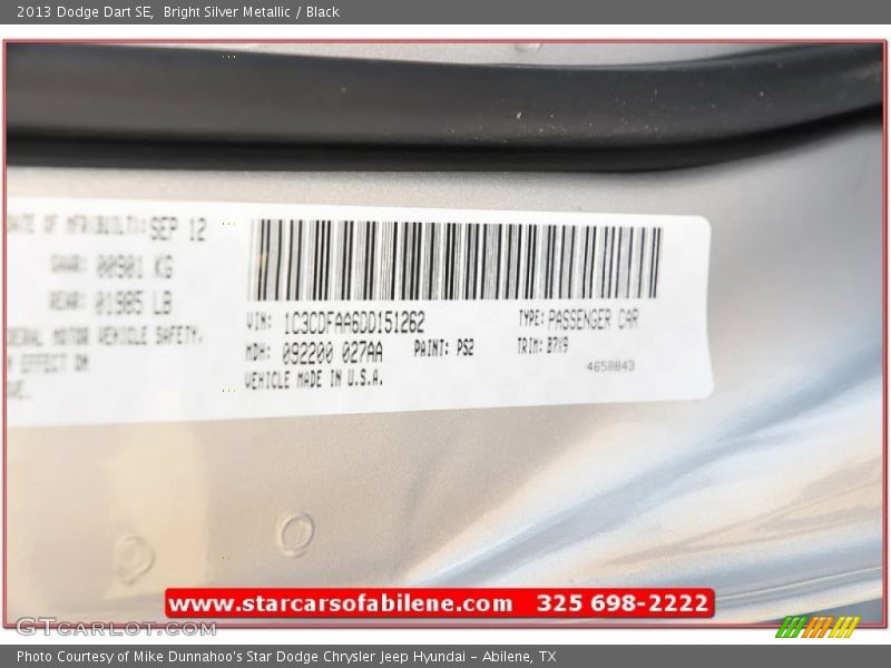 Bright Silver Metallic / Black 2013 Dodge Dart SE