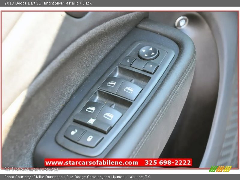 Bright Silver Metallic / Black 2013 Dodge Dart SE