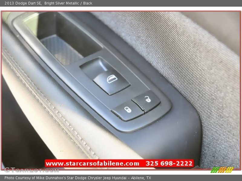 Bright Silver Metallic / Black 2013 Dodge Dart SE