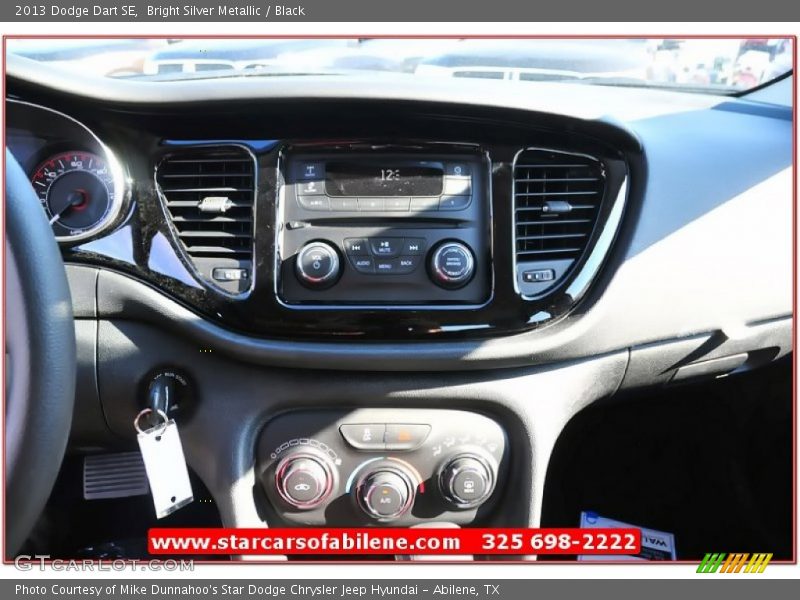 Bright Silver Metallic / Black 2013 Dodge Dart SE