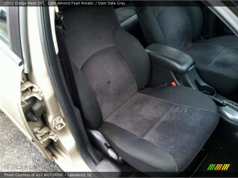 Light Almond Pearl Metallic / Dark Slate Gray 2002 Dodge Neon SXT
