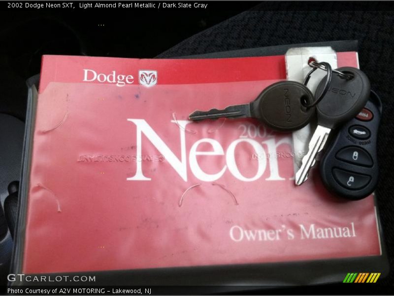 Keys of 2002 Neon SXT