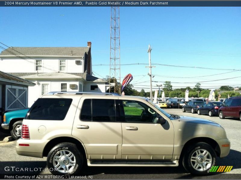 Pueblo Gold Metallic / Medium Dark Parchment 2004 Mercury Mountaineer V8 Premier AWD