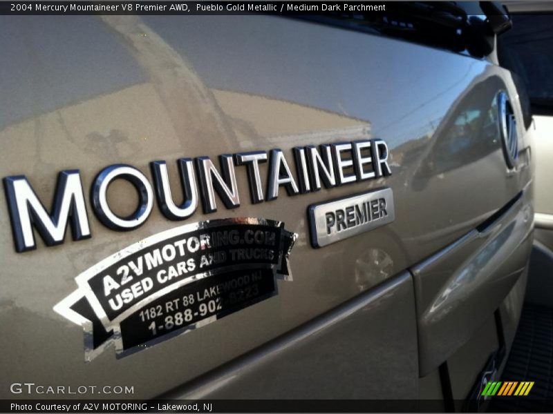 Pueblo Gold Metallic / Medium Dark Parchment 2004 Mercury Mountaineer V8 Premier AWD