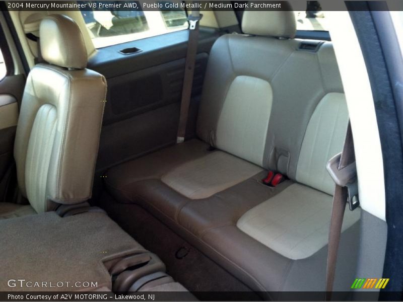 Pueblo Gold Metallic / Medium Dark Parchment 2004 Mercury Mountaineer V8 Premier AWD