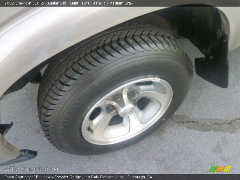 Light Pewter Metallic / Medium Gray 2002 Chevrolet S10 LS Regular Cab