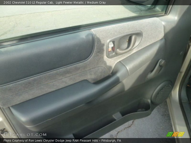 Light Pewter Metallic / Medium Gray 2002 Chevrolet S10 LS Regular Cab