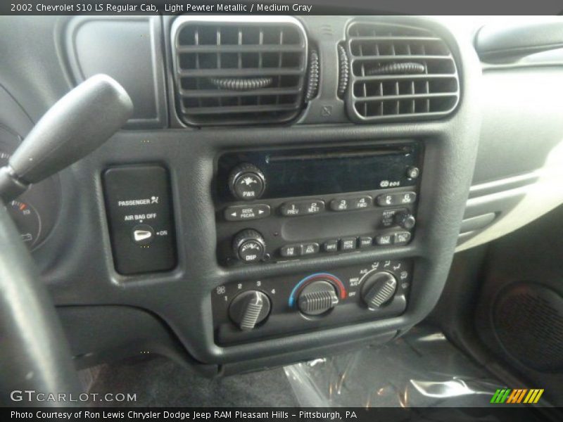 Light Pewter Metallic / Medium Gray 2002 Chevrolet S10 LS Regular Cab