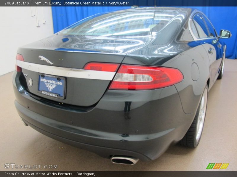 Botanical Green Metallic / Ivory/Oyster 2009 Jaguar XF Premium Luxury