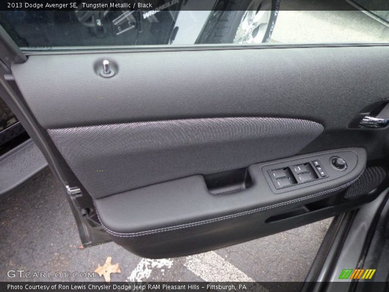 Tungsten Metallic / Black 2013 Dodge Avenger SE