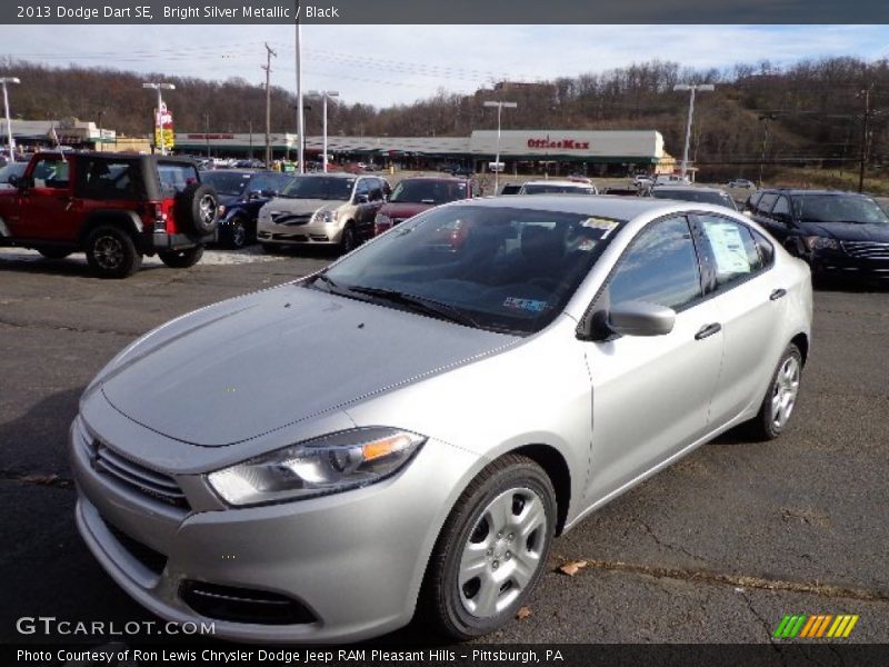 Bright Silver Metallic / Black 2013 Dodge Dart SE