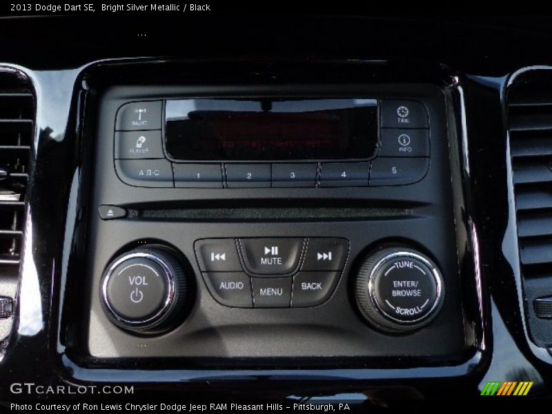 Bright Silver Metallic / Black 2013 Dodge Dart SE