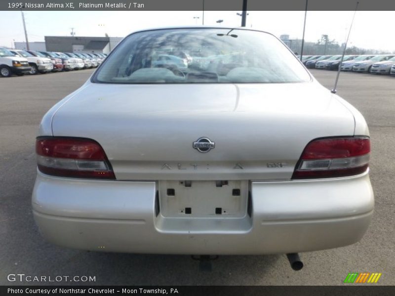 Platinum Metallic / Tan 1995 Nissan Altima XE