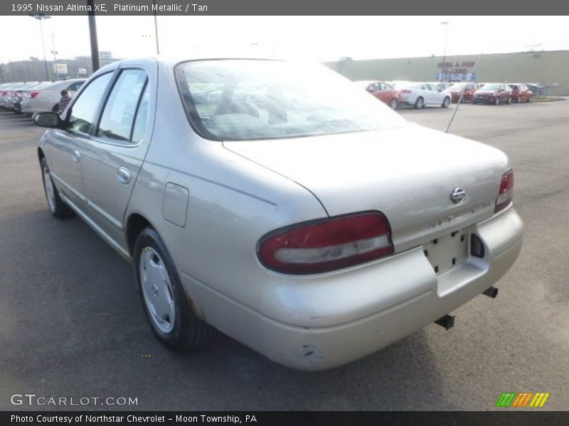Platinum Metallic / Tan 1995 Nissan Altima XE