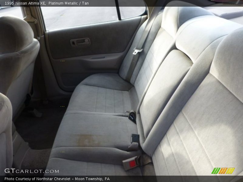 Platinum Metallic / Tan 1995 Nissan Altima XE