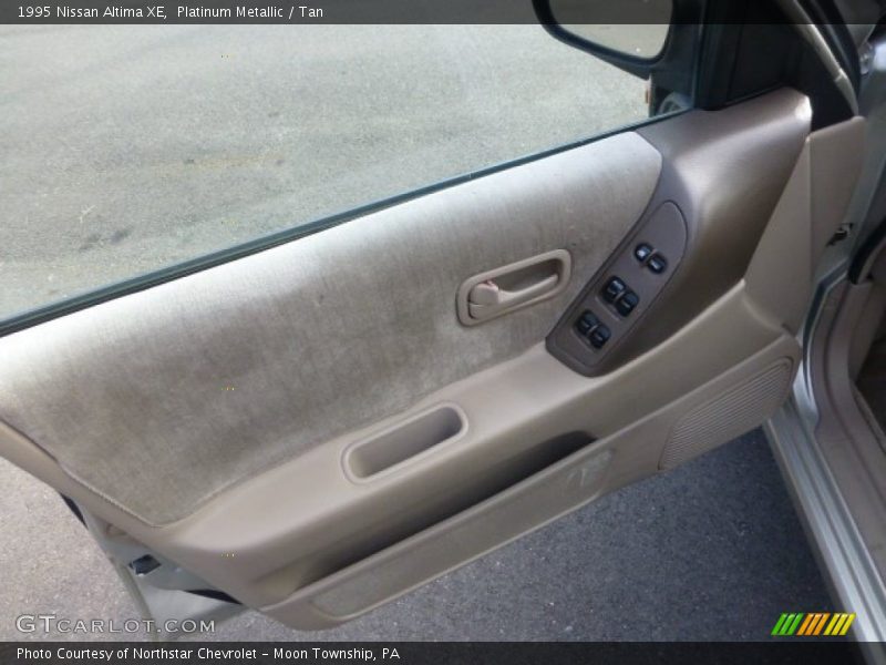 Platinum Metallic / Tan 1995 Nissan Altima XE