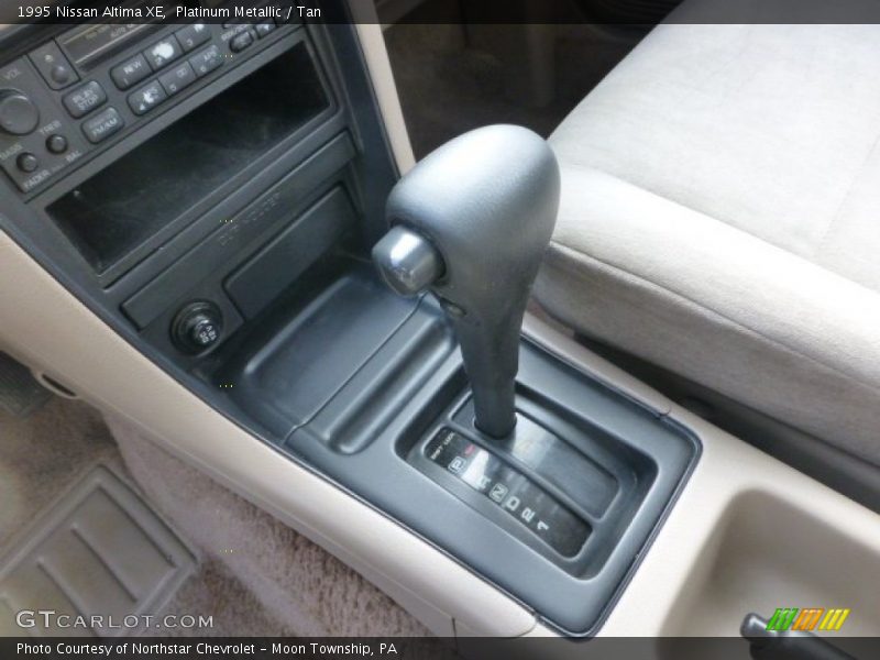 Platinum Metallic / Tan 1995 Nissan Altima XE