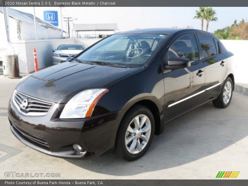 Front 3/4 View of 2010 Sentra 2.0 S