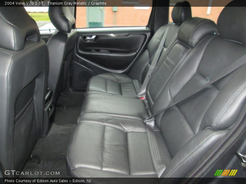 Rear Seat of 2004 V70 2.5T