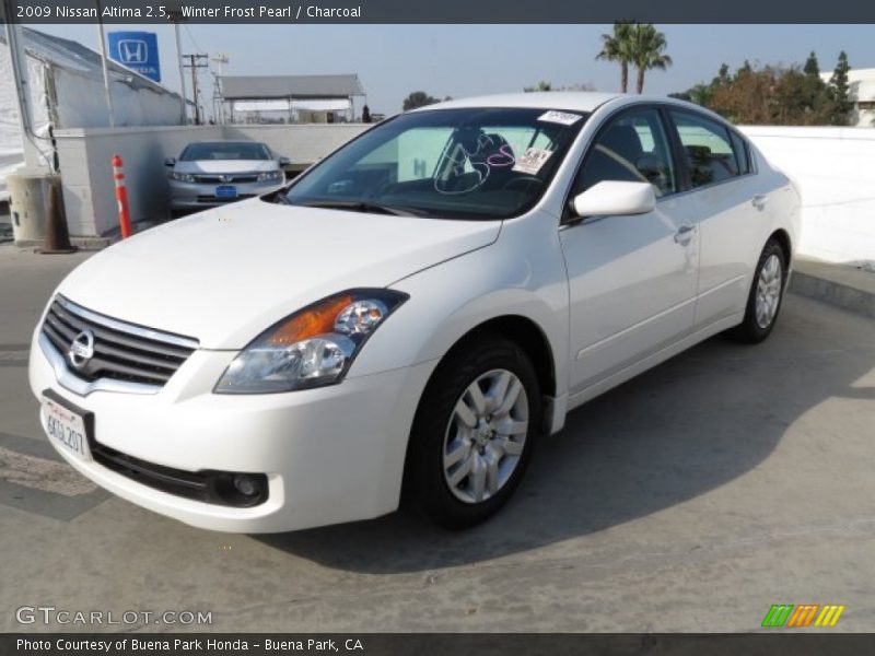 Winter Frost Pearl / Charcoal 2009 Nissan Altima 2.5