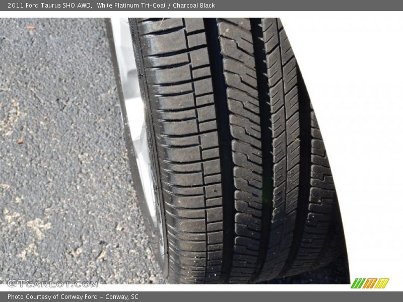 White Platinum Tri-Coat / Charcoal Black 2011 Ford Taurus SHO AWD