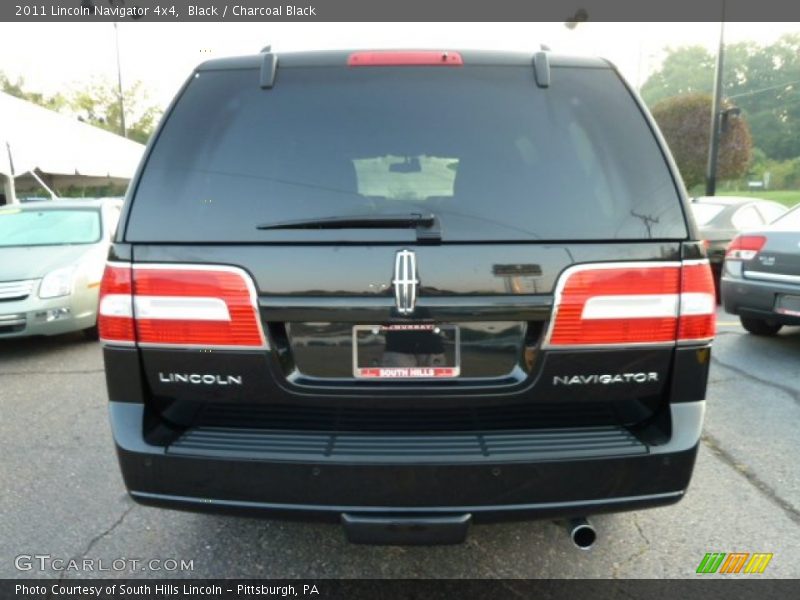 Black / Charcoal Black 2011 Lincoln Navigator 4x4