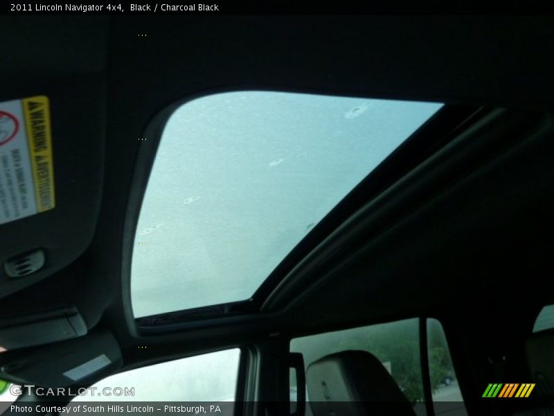Black / Charcoal Black 2011 Lincoln Navigator 4x4