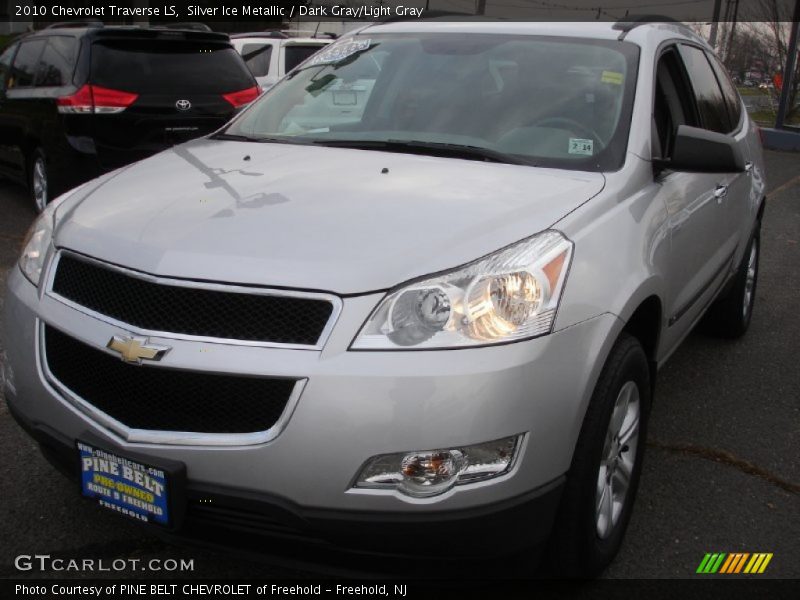 Silver Ice Metallic / Dark Gray/Light Gray 2010 Chevrolet Traverse LS