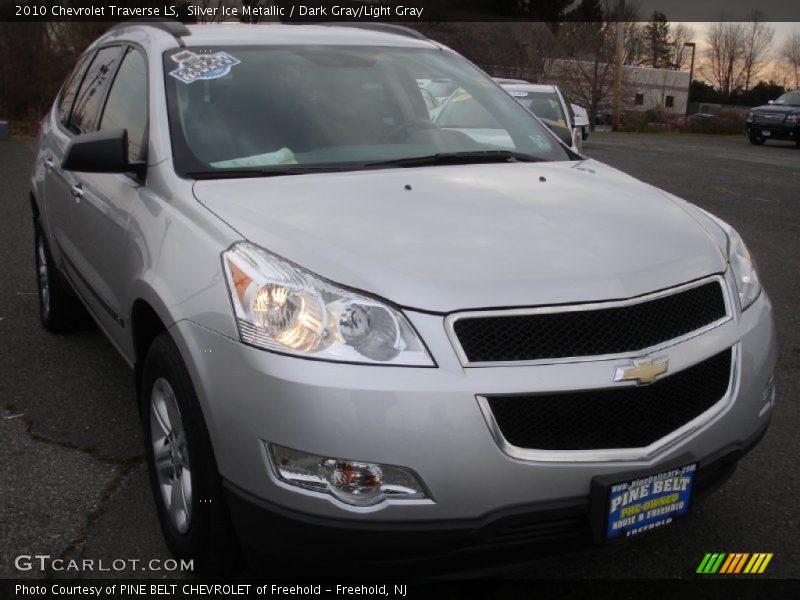 Silver Ice Metallic / Dark Gray/Light Gray 2010 Chevrolet Traverse LS