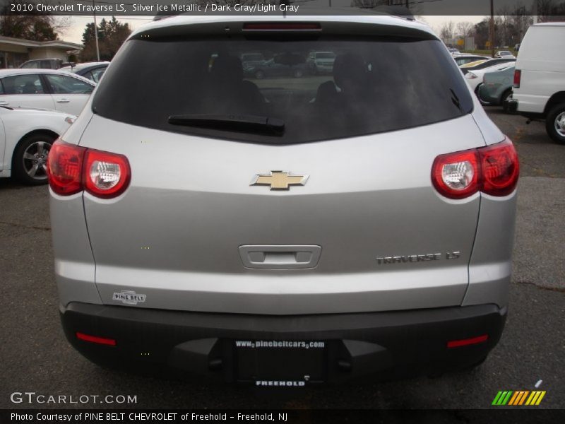 Silver Ice Metallic / Dark Gray/Light Gray 2010 Chevrolet Traverse LS