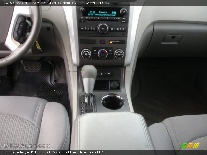 Silver Ice Metallic / Dark Gray/Light Gray 2010 Chevrolet Traverse LS