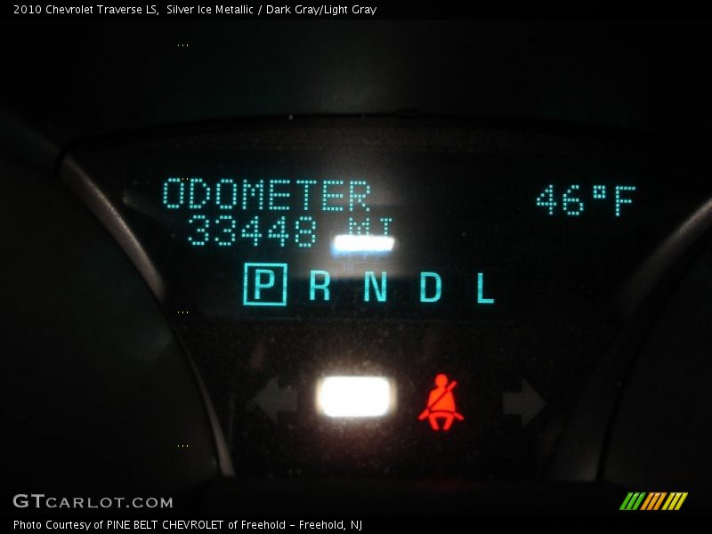 Silver Ice Metallic / Dark Gray/Light Gray 2010 Chevrolet Traverse LS