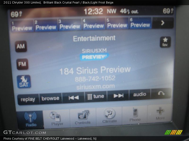 Brilliant Black Crystal Pearl / Black/Light Frost Beige 2011 Chrysler 300 Limited
