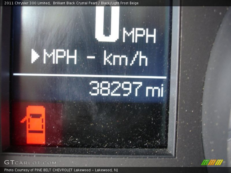 Brilliant Black Crystal Pearl / Black/Light Frost Beige 2011 Chrysler 300 Limited