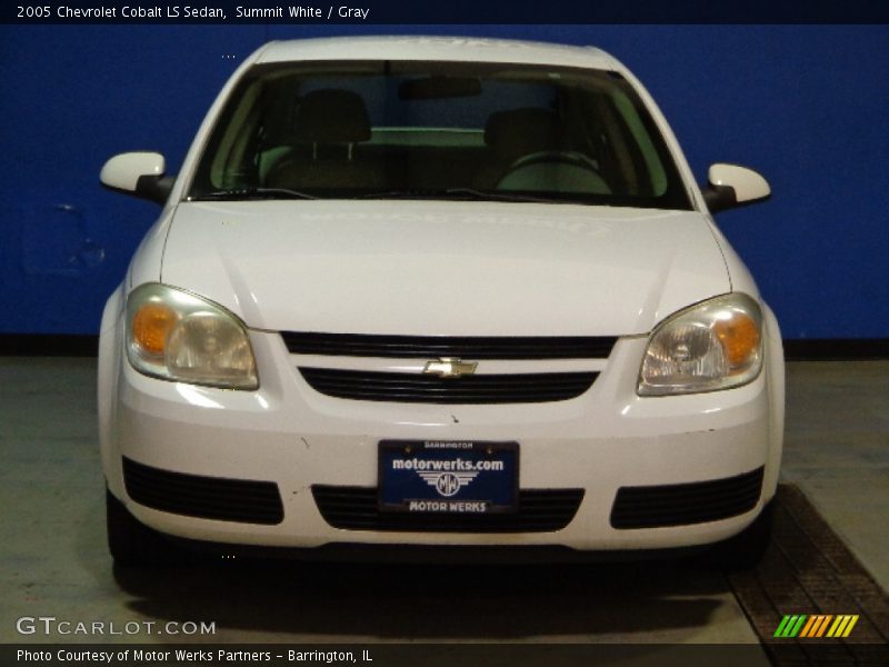 Summit White / Gray 2005 Chevrolet Cobalt LS Sedan