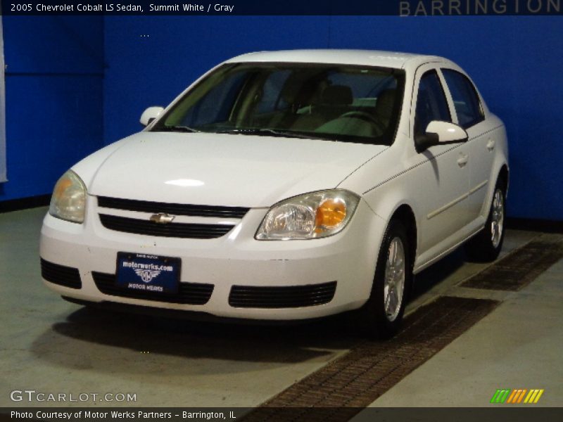 Summit White / Gray 2005 Chevrolet Cobalt LS Sedan