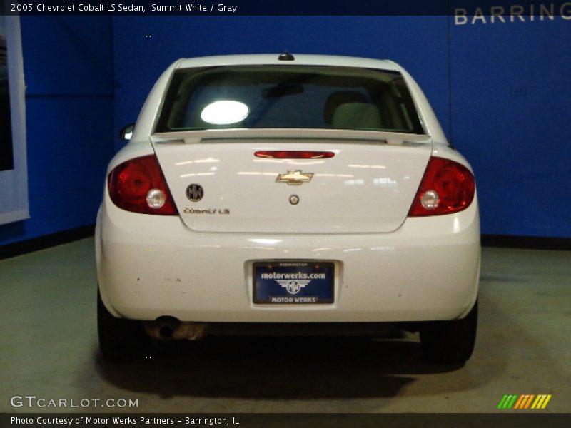Summit White / Gray 2005 Chevrolet Cobalt LS Sedan