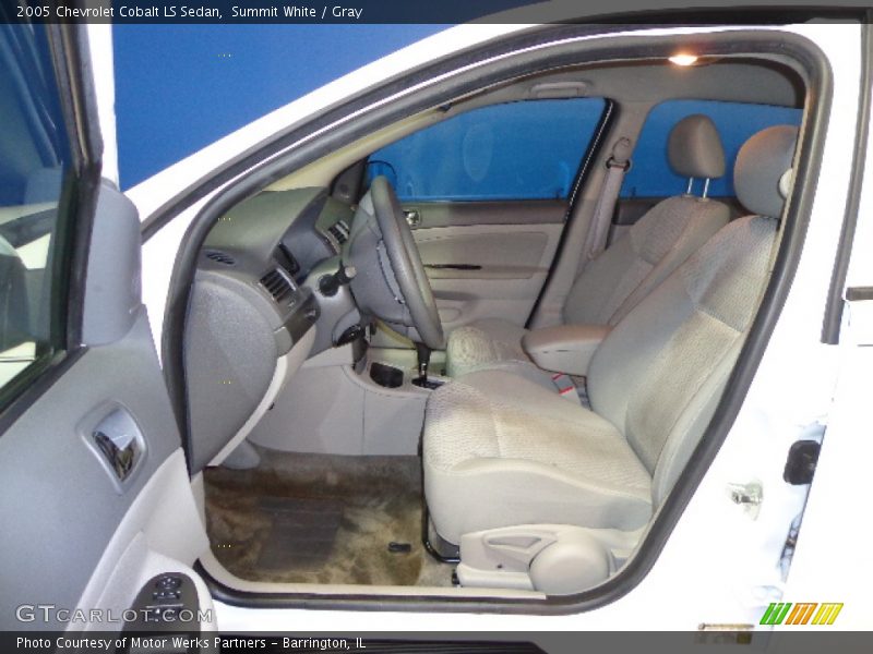 Summit White / Gray 2005 Chevrolet Cobalt LS Sedan
