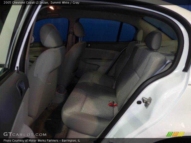 Summit White / Gray 2005 Chevrolet Cobalt LS Sedan
