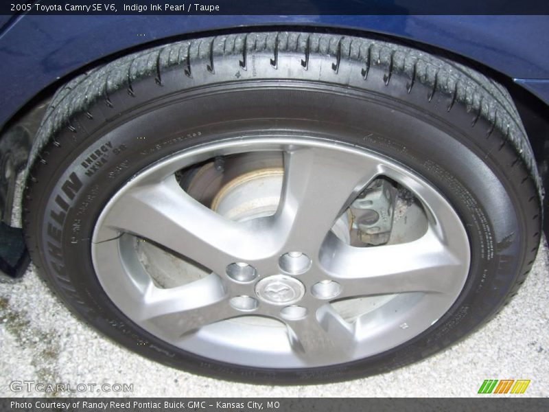 Indigo Ink Pearl / Taupe 2005 Toyota Camry SE V6