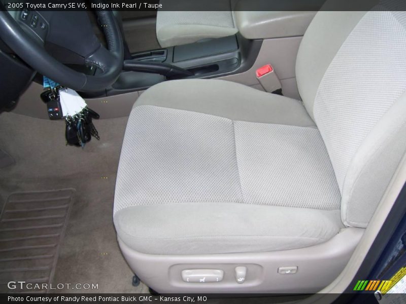 Indigo Ink Pearl / Taupe 2005 Toyota Camry SE V6