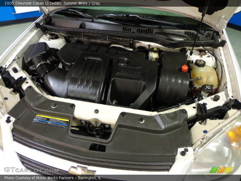 Summit White / Gray 2005 Chevrolet Cobalt LS Sedan