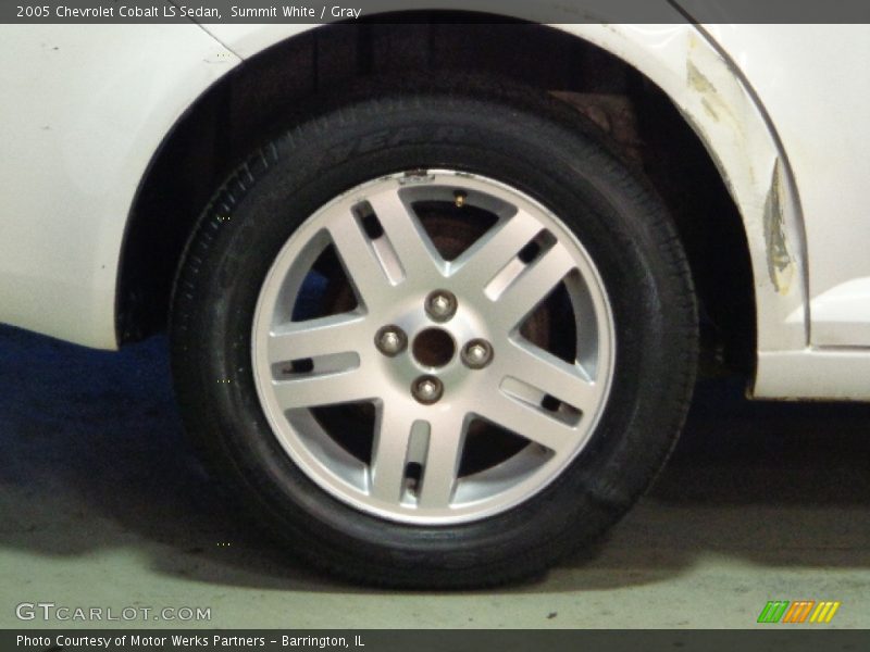 Summit White / Gray 2005 Chevrolet Cobalt LS Sedan