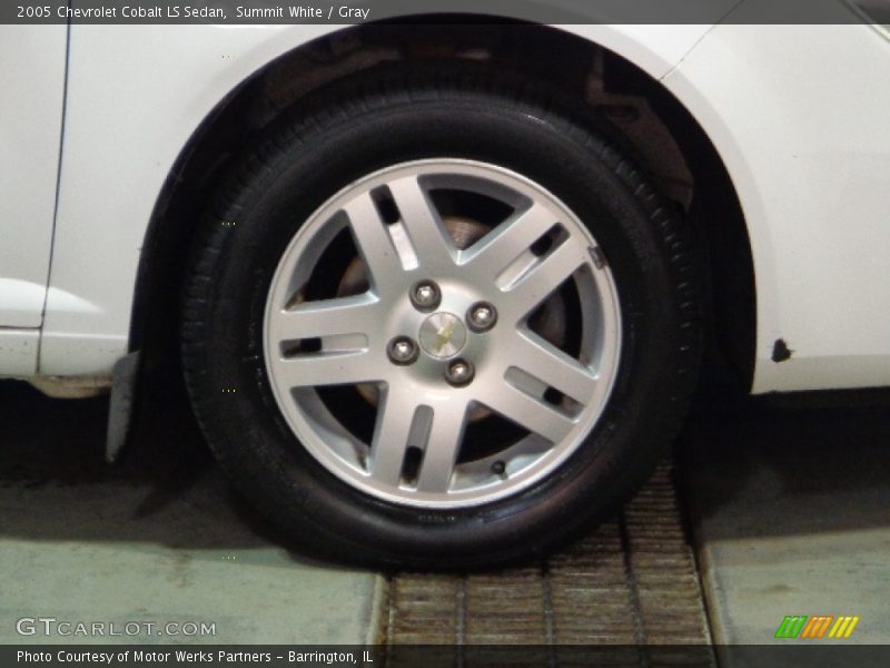 Summit White / Gray 2005 Chevrolet Cobalt LS Sedan
