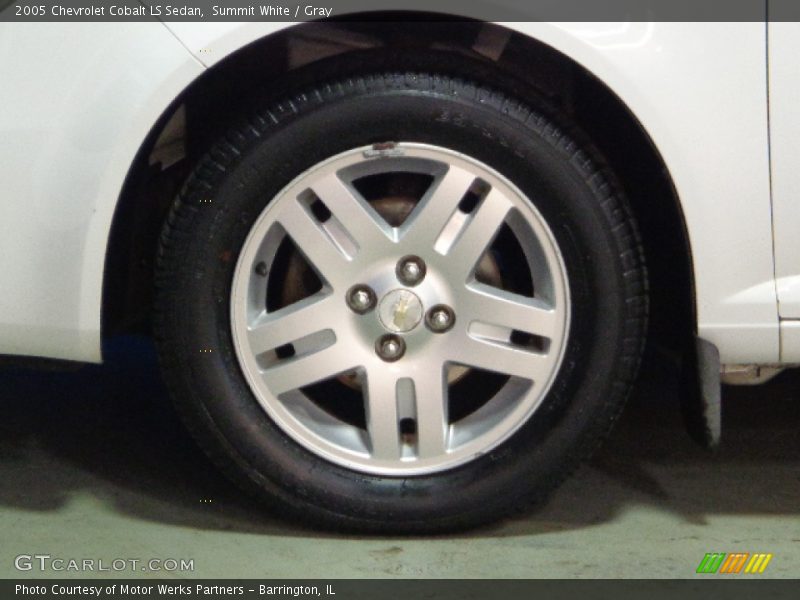 Summit White / Gray 2005 Chevrolet Cobalt LS Sedan